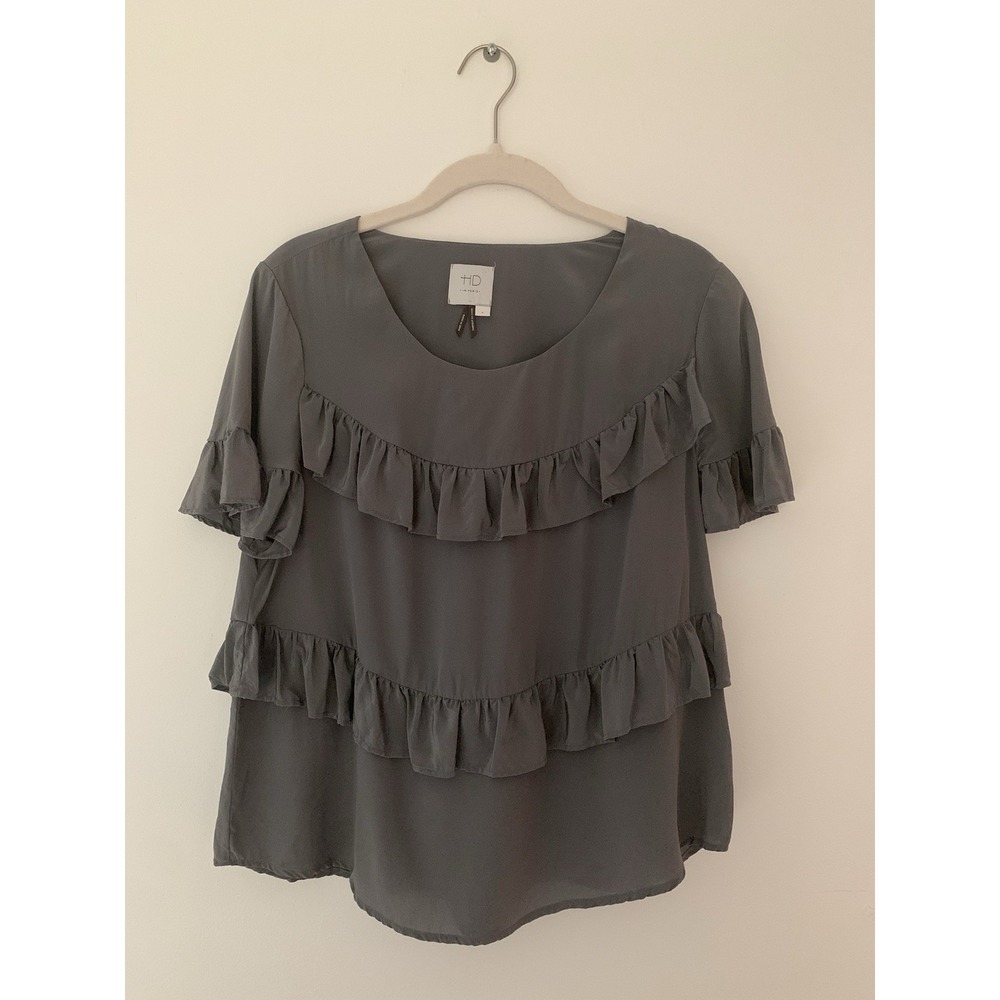 HD In Paris Anthropologie Tiered Top Grey 100% Silk Ruffle Short Sleeve Sz M